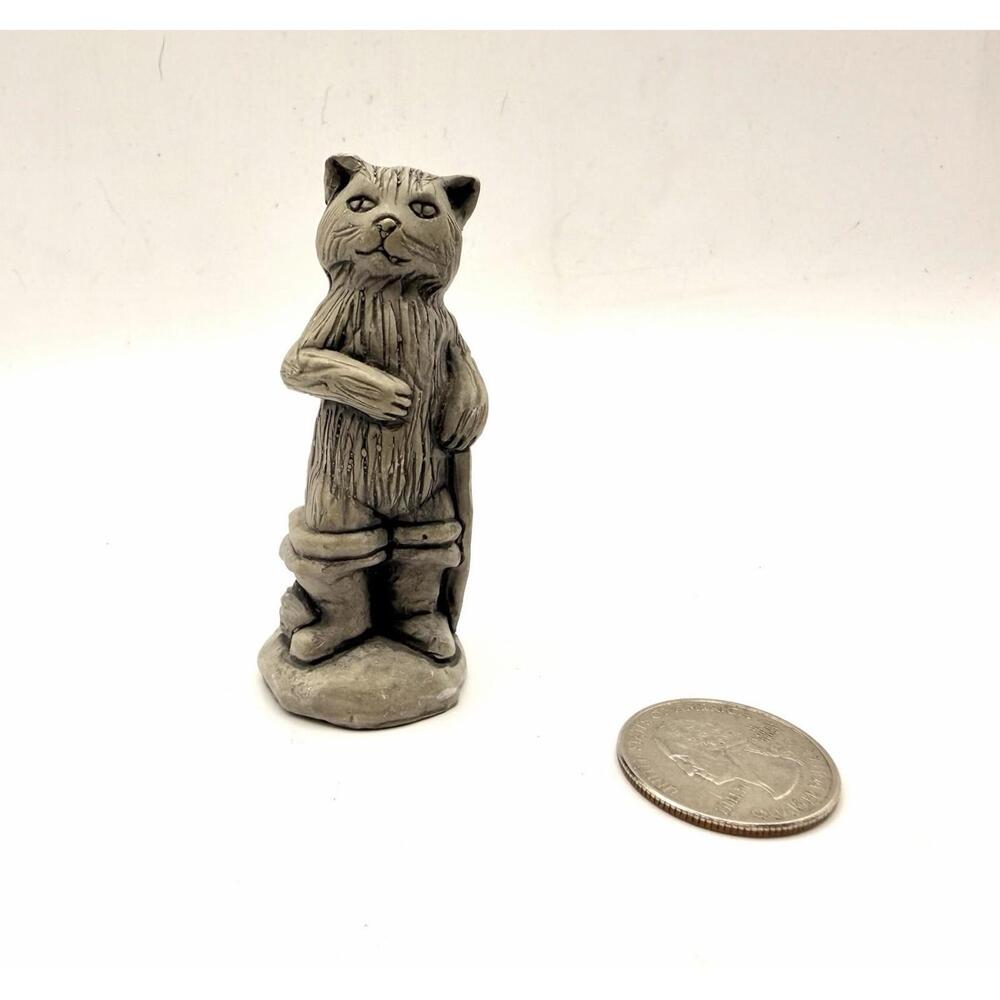 Handcrafted Vintage Mt. St. Helens Volcanic Ash Cat Sculpture 2.5”